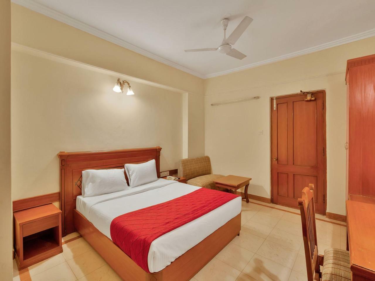 Oyo 10534 Hotel Kanishka Bangalore Exterior foto